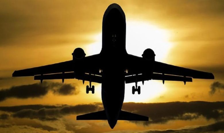 airport airplane