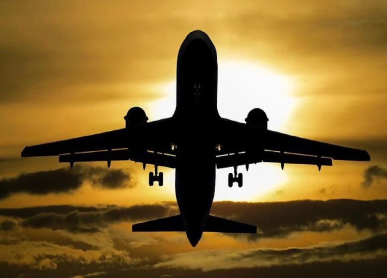 airport airplane