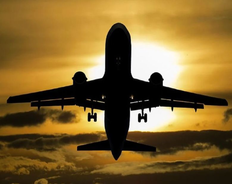 airport airplane