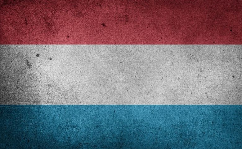 luxembourg flag