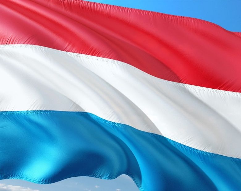 luxembourg flag