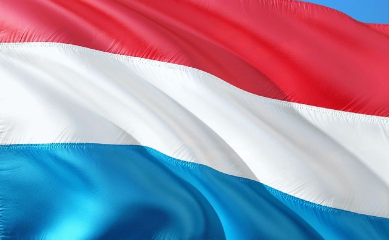 luxembourg flag