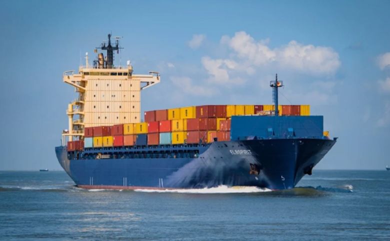 shipping shipment container ship supply chain